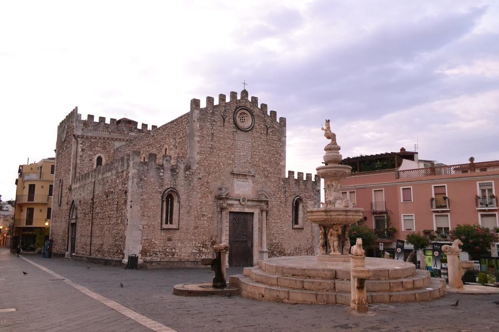 Charming Place Taormina Villa ภายนอก รูปภาพ